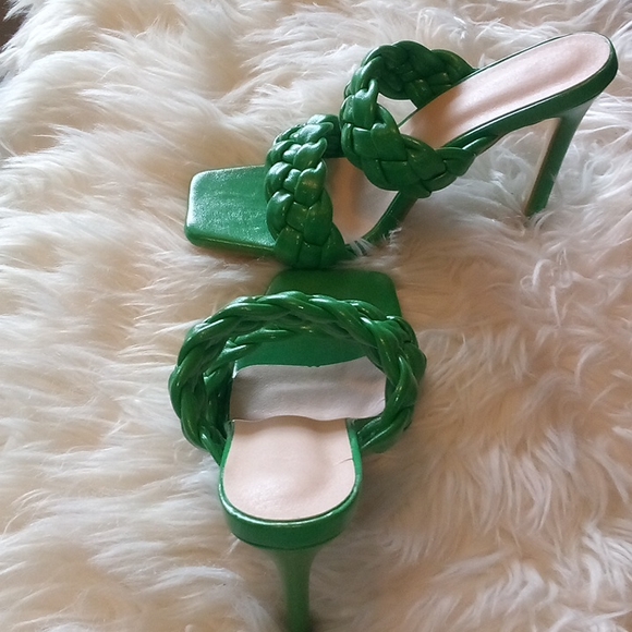 Braided Stilleto Sandals - Picture 3 of 4